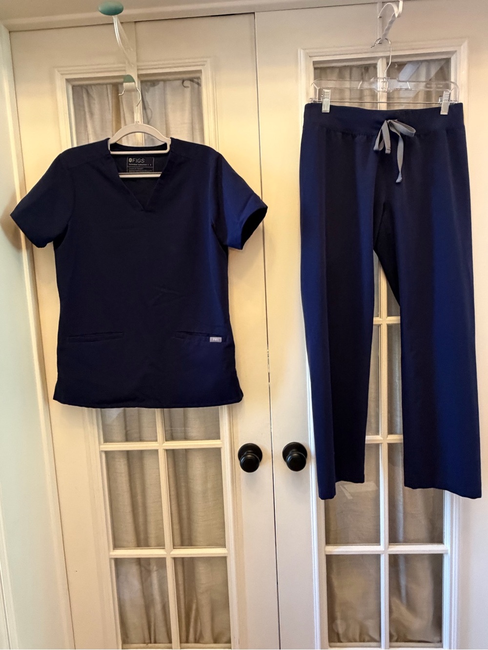 SMALL Navy Figs Scrub Set w/ Petite Pants EUC